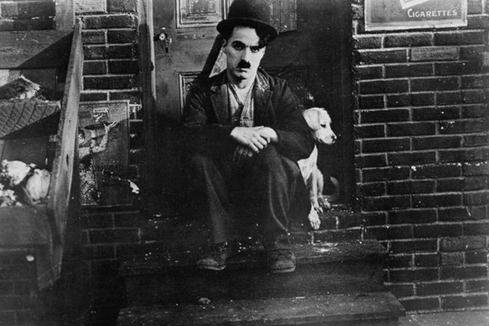 || Charlie Chaplin in 1918's A Dog's Life