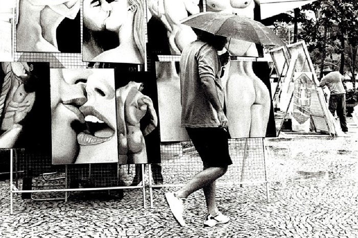 Paintings of Kisses at the Rio Art Fair