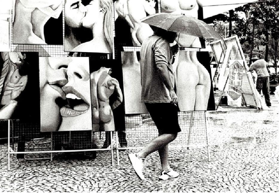 Paintings of Kisses at the Rio Art Fair