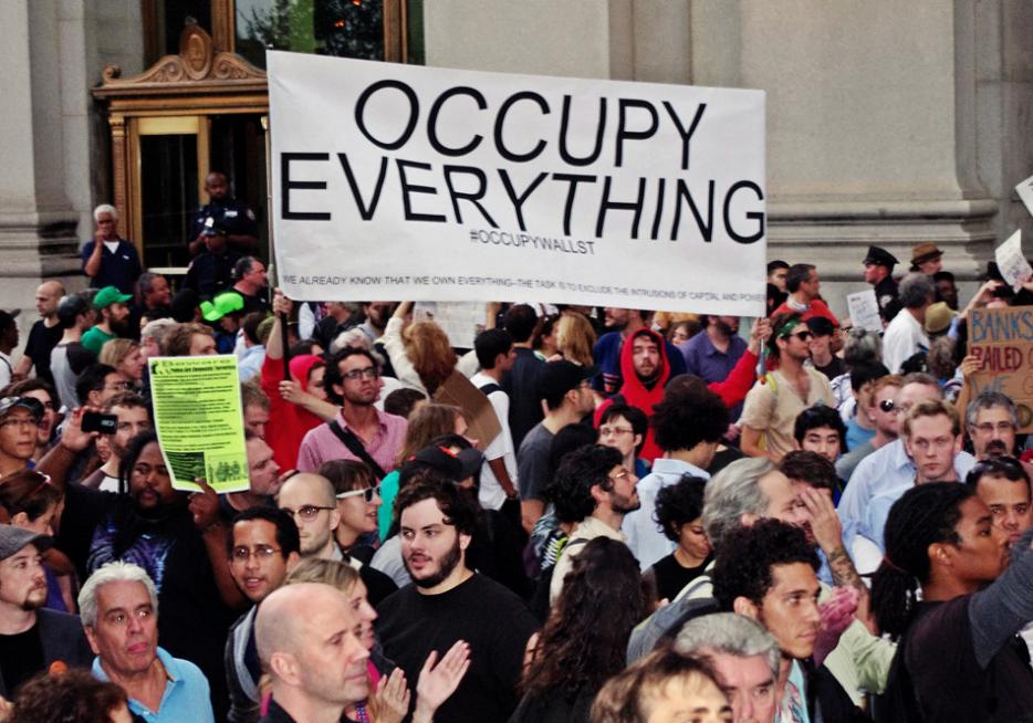 ||Day 14 of Occupy Wall St., view from Zuccotti Park of march against police brutality. Photo by David Shankbone.